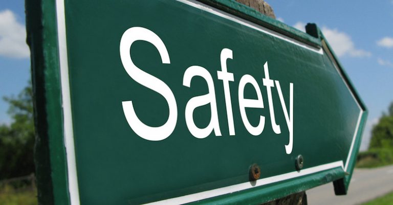 Rádio é a função dos sistemas de infotainment que menos distrai os motoristas