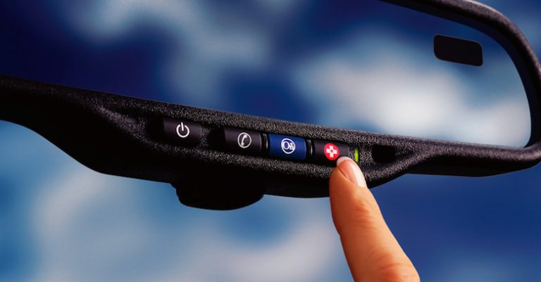 GM inclui podcasts selecionados em sua plataforma de carro conectado