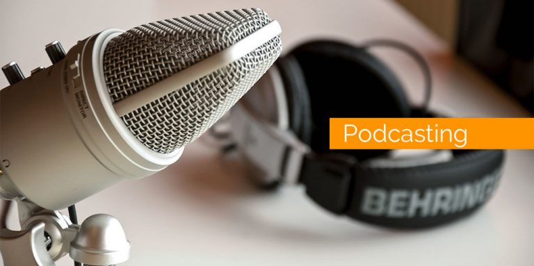 Cerca de 1 em cada 5 americanos ouve podcasts habitualmente e os números são crescentes