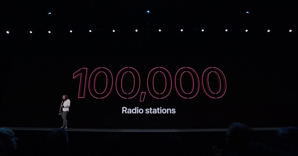 Apple disponibiliza mais de 100 mil estações de rádio para serem ouvidas através da Siri