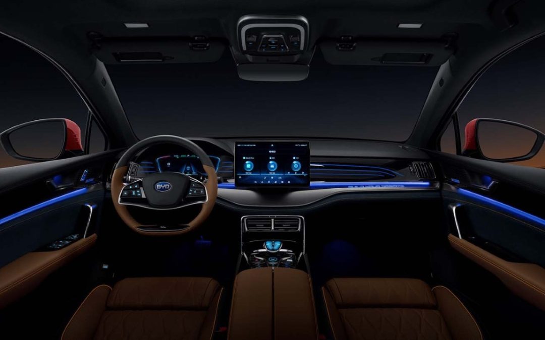 Parceria entre BYD e Stingray aponta novos caminhos para o áudio no painel dos carros